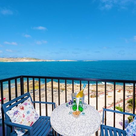 Islet Promenade Seafront Family Apartment With 2 Balconies By Getawaysmalta خليج سانت بول المظهر الخارجي الصورة