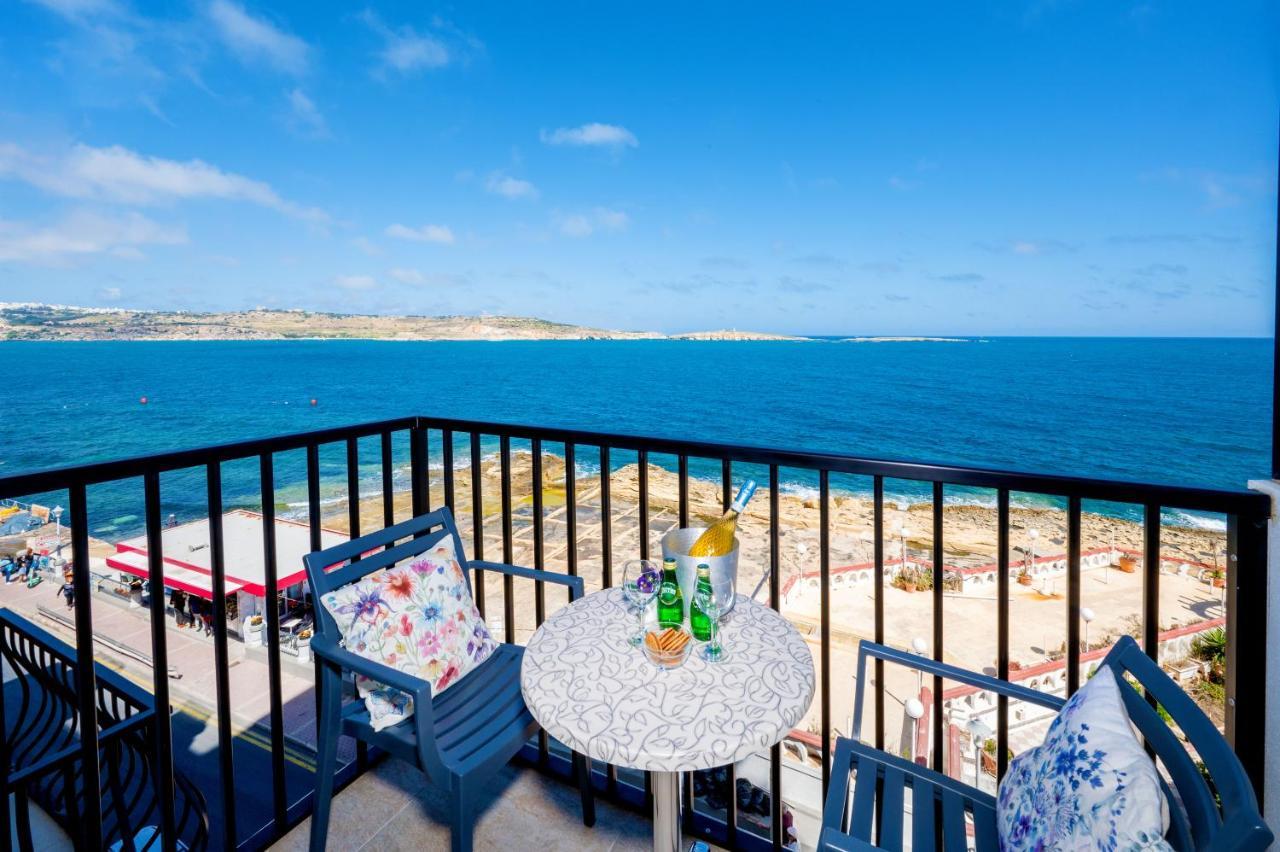 Islet Promenade Seafront Family Apartment With 2 Balconies By Getawaysmalta خليج سانت بول المظهر الخارجي الصورة